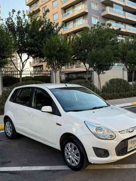 فۆرد فیگۆ ۲٠۱٤ نیڤا 
فۆرد فیگۆ مۆدێل ۲٠۱٤ 
سفری شەریکەی نیڤا ✅
گێڕ ئۆتۆماتیک 
دوو جام کارەبا 
سپی بەفری 
گێر و مەکینەی بەشەرت نەکراوەتەوە
پارچە و پەڵەیکی بۆیاخە بێ ناوگرتن  
۸٥ هەزار کم ڕۆشتوە  
هەموو گیانی بەشەرت 
سعر ۸٦ گەڵا و مەجالێکی کەم 
لە سلێمانیم 
0771 709 2020
