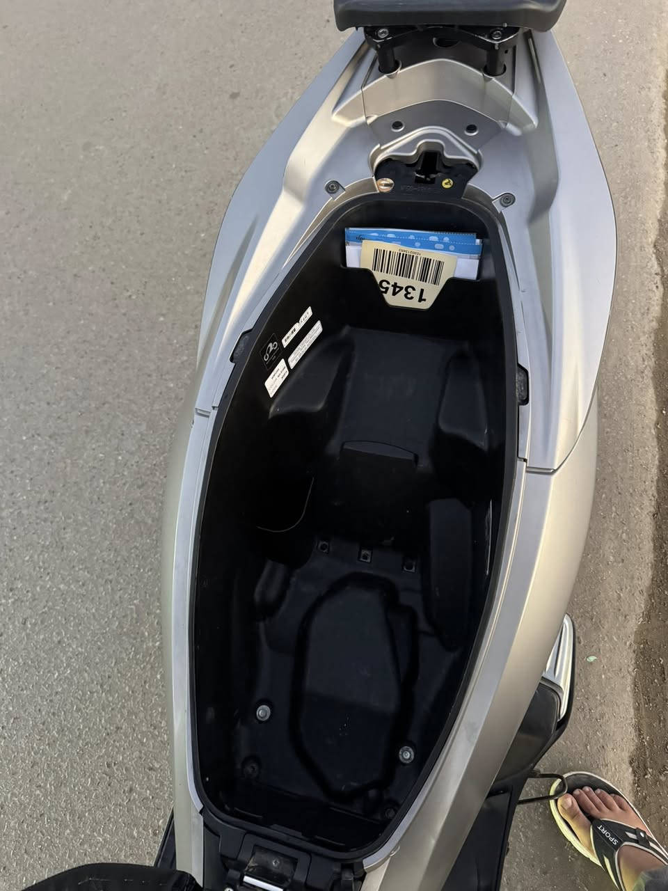 سلام عليكم. خواني Pcx جيل ثاني ياباني Jf موديل 2018مكفوله كفاله عامه. ماشيه 10 الف كيلو متر دراجه صارلهه شهرين من نازله وصل معرض بسمي. سويجات 2. دفتر كامله مكمله مال جناي. دراجه. عل يدي مدريهه بانزين محسن ودهن موتل. حرمات تكول جديده قليله بحقه. هايه تحفه. مكاني بلديات. كفاله عامه من باب بيت ابيعك واني خادم. ***********
