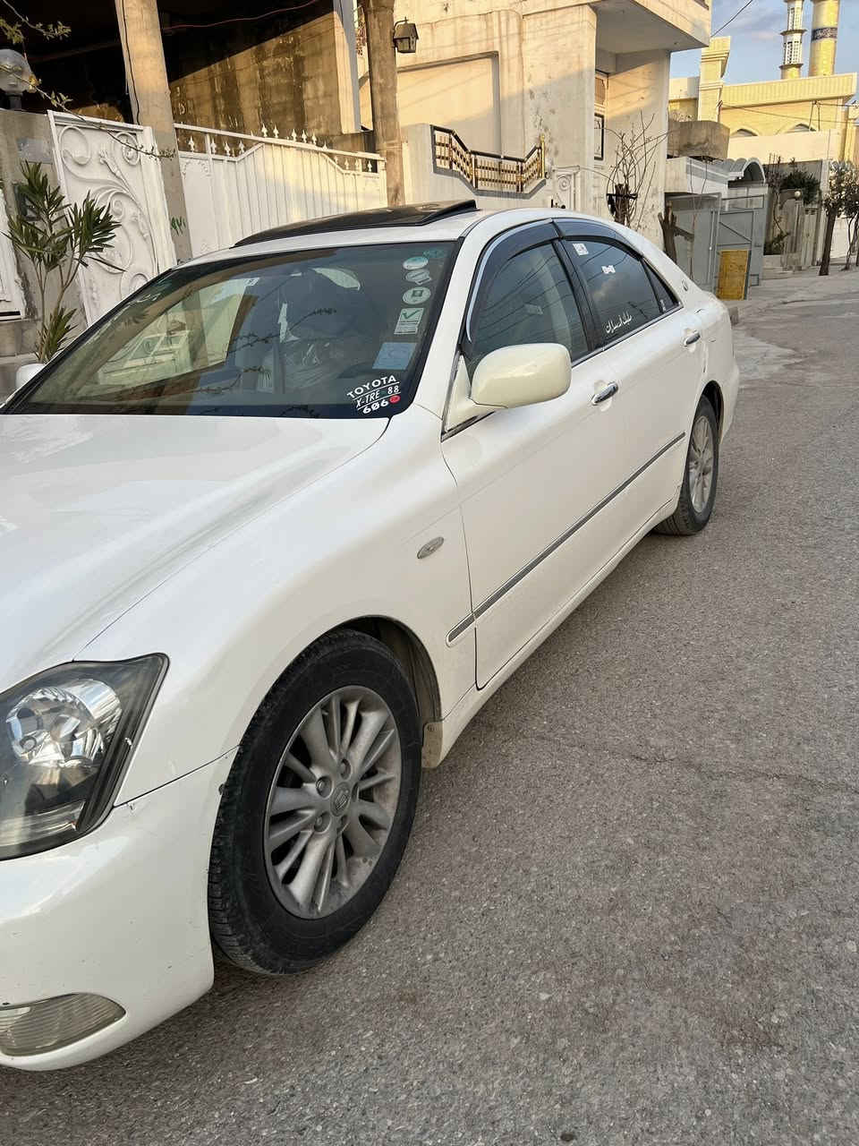 شاهانەی ٢٠٠٥
بڕاوە
١٨٠ گچکە بە گچکە کەم بەنزین خۆر
٢ دوگمە
ناوی تەواوتێگیراوە
جامی هەڵگیراوە و پاک دانراوەتەوە
بەسمە 
هەرچوار بەسمەی دەرگاکان کار دەکات
ڕۆنی گێڕ گۆڕاوە
هیچ گڵۆپێک لەسەر شاشە پئ نییە
ئەی بی ئێس مەزبووت
مەکینە و گێڕ و مەجموعە بەشەرتی فیتەر.
بلاجکتۆر و لایت زینۆن .
کارتی بۆ کراوە

بێ دوکەڵ 💨

لۆک و پاکەتی 📦

مەسرەف کراوە

سەقفی شوشەیە 

دەعم و لێدران و قرچی نیە
٥٢ گەڵا و معامەلە 💰
  قەڵادزئ ***********
