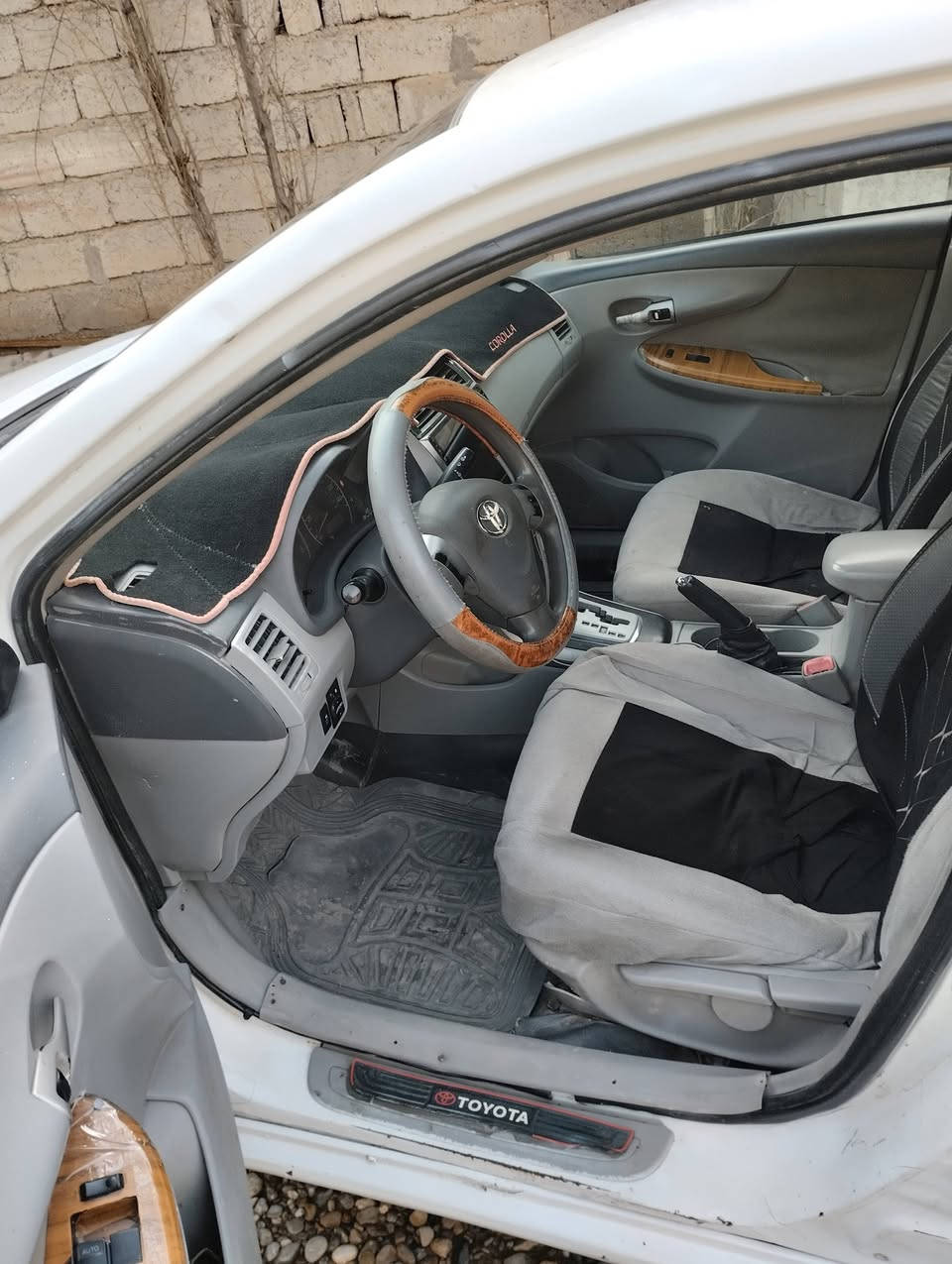 السلام عليكم للبيع كورلا موديل ٢٠١٠ رقم كركوك مشروع وطني محرك كير نضيف صدر تدفئه شغال بيهه صفحه صبغ ٤ قطع البجم سليم بدون ضرر أسعر ١٠٠ /***********/يرهم مقدمه زينه معه ضمان اقصط / مكان الزاب وحياكم الله
