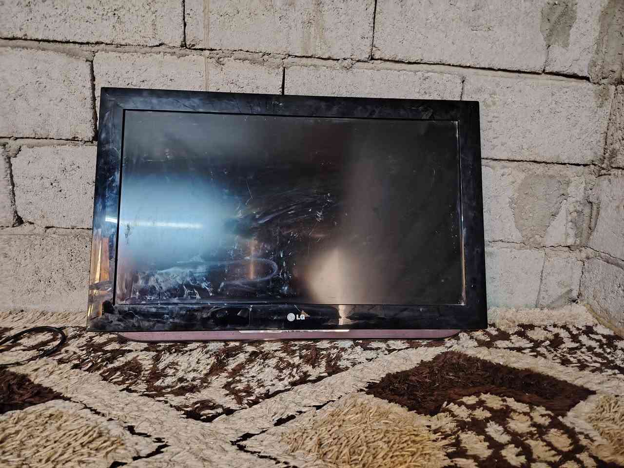 ***********
