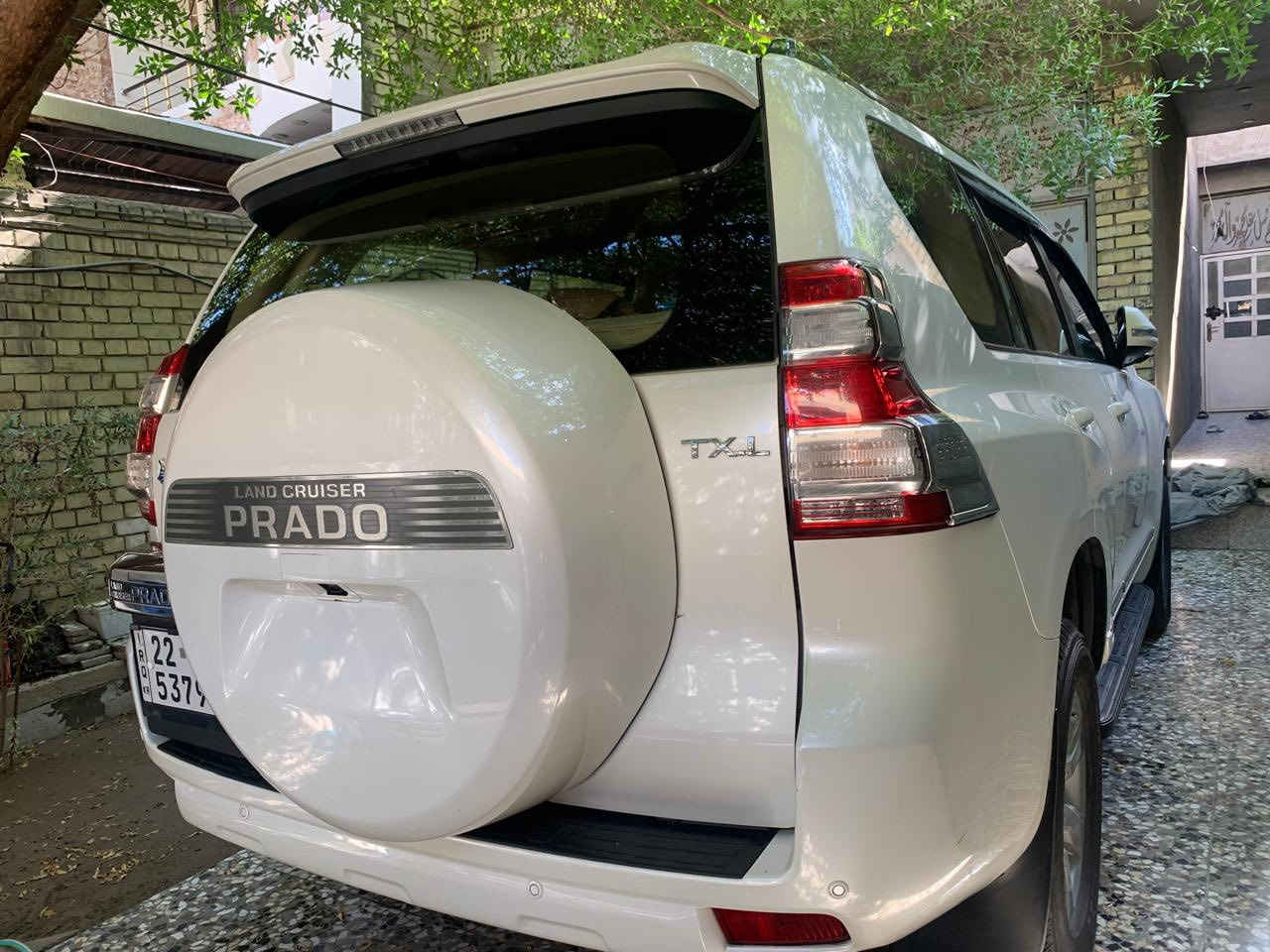 السلام عليكم للبيع برادو 2014 السياره كفاله عامه
فول مواصفات 6 سلندر

 مكفوله حتى من الشخط ماشيه 49 الف حقيقي  السياره على وضع الشركه تجي تفحص وين ما يعجبك سعرها 350 وبيها مجال 
***********
