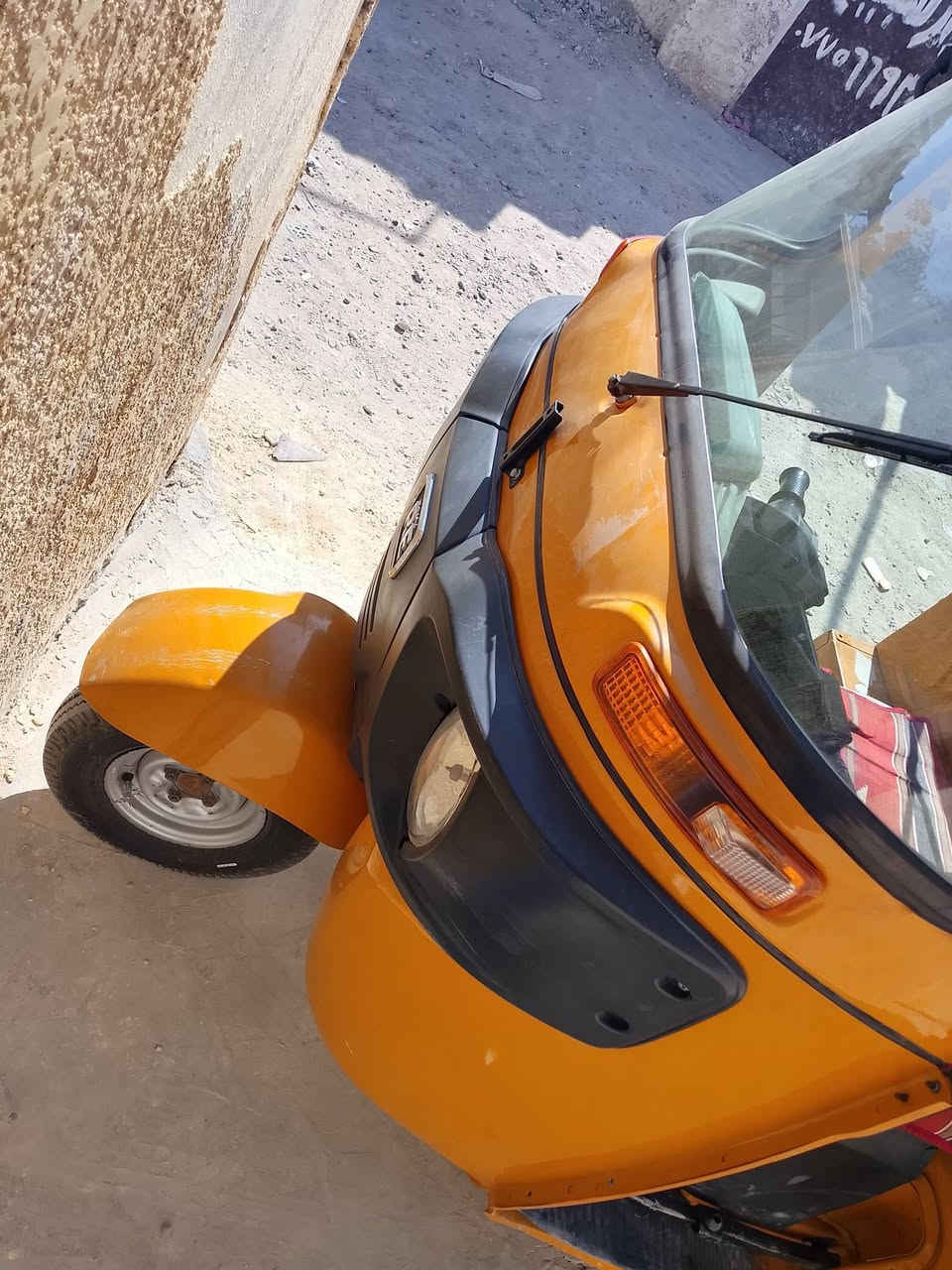 سلام عليكم تكتك 2022شهر 3 محرك كفاله برغي ممفتوح مرقمه رقمه نجف انكليزي
تكتك مصبوغه عام  تخم تاير جديد السعر 7400وبيا مجال شي كلش قليل ***********
