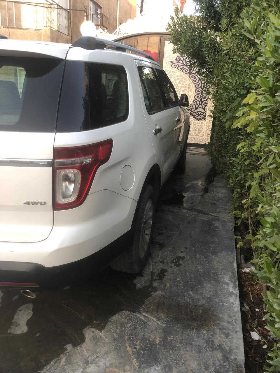 السلام عليكم 
فورد اكسبلور 2011 استلام الشركة نيفيا 
خليجي السياره مكفولة من الصبغ والتعديل مكفولة من الدعامية للدعامية 
ابيض صدفي 
7 راكب 
فوول مواصفات 
تشغيل عن بعد 
سلايت 
تحكمات ستيرن 
جنطة كهرباء 
شاشة 
حساسات 
رقم مميز بغداد 4 ارقام 
السياره بأسمي 
السعر 170 وبيها مجال 
العنوان بغداد البنوك شارع مستشفى مارينا 
للاستفسار ***********❤️***********.
