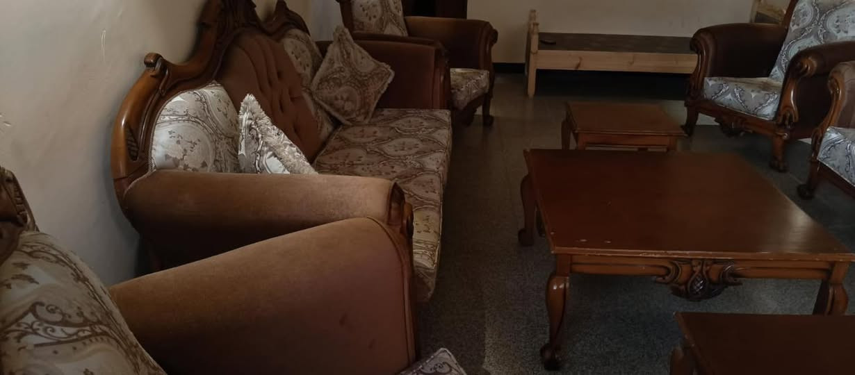 للبيع تخم قنفات كلاسيكي ديوان بصلاح الدين, طقم كامل ويا طاولات 9 قطع، المتانة عالية  خشب الزان الأصلي، التخم بحالة جيده وشبه جديد، (السعر 750 قفل والنقل على الاخ المشتري) رقم: 
787 258 4837


**إذا كنت صاحب هذا الإعلان وتريد حذفه لأي سبب، رجاءا أرسل رسالة إلى الدعم الفني**
