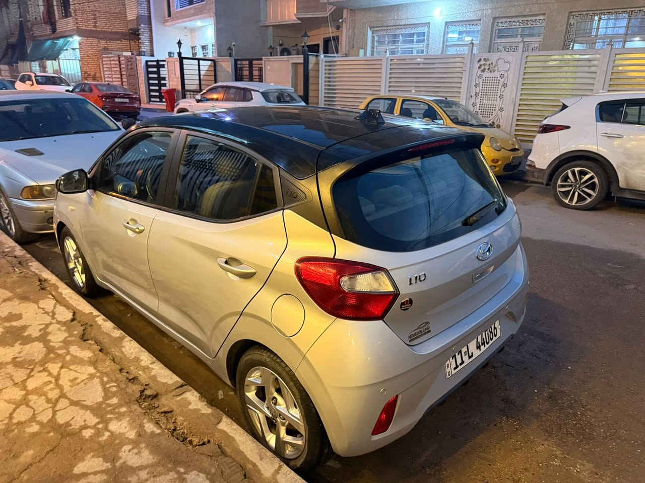من رخصه الادمن
i10 2022
وارد امريكي 
حادثه فقط بنيد 
صبغ فقط نص البنيد
لونين  نضيفة جداً
ماشيه 40 الف
مواصفات السياره 
تحديد مسار 
بريك اوتو
مري كهربا 
حساس تاير
شاشة وكامره بلادي
كار بلي واندرويد اوتو
تبريد ثلج 
رقم بغداد ب اسمي تحويل مباشر
سونار موجود جديد
سنويه ل 2029
عنوان بغداد حي الجهاد
***********
