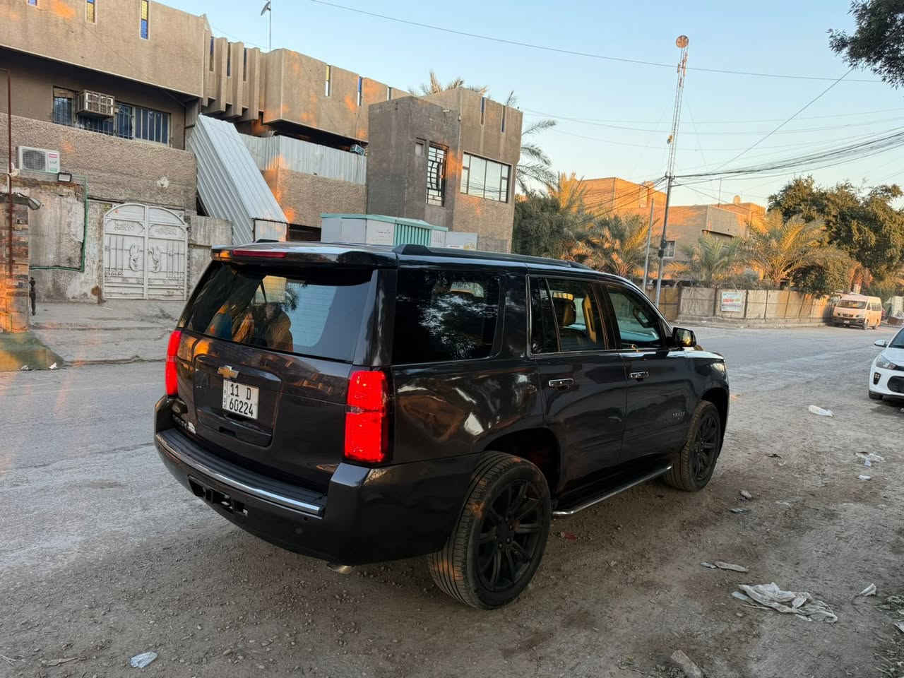 السلام عليكم للبيع تاهو موديل ٢٠١٥ رقم بغداد بأسمي فئه السيارة LTZ فول مواصفات السيارة جاهزة بالخير على الياخذه صور الحادث مرفقة بالمنشور بيهة صبغ ٤ قطع بدون دواخل كير مكينه صدر بطاريه تبريد كهربائيات كله جديد السعر ٢٦٥ وبيهة مجال مكان السيارة بغداد شارع فلسطين اي استفسار ***********
