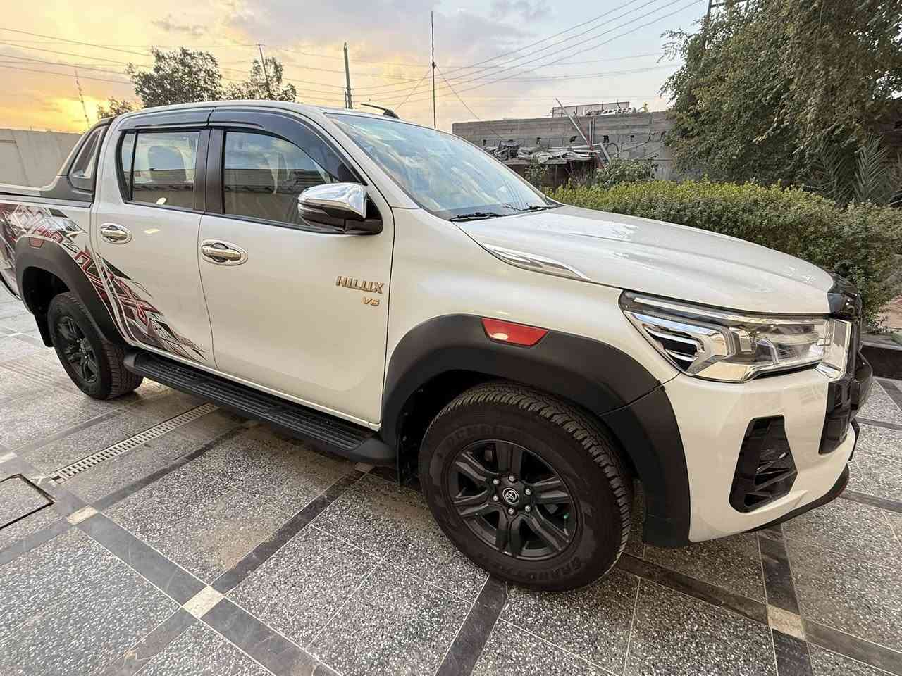 السلام عليكم للبيع
تويوتا هايلوكس TRD موديل 2023

 فول مواصفات كفالة عامة ماشية  ٤٣ الف 

رقم اربيل   السعر 338وبيه مجال 

 مكان/ بغداد 

الأستفسار / ‏***********
