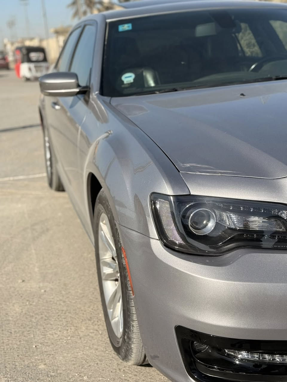 السلام عليكم
كرايسلر S300 موديل 18 اصل مرمز 22 ب اسمي شرط التحويل رقم بغداد الجديد
فول مواصفات 
بانوراما 
كشنات جلد مختمة S 
كشنات كهرباء وتدفئة 
شاشة وكامرا دواره 
شفتات ستيرن 
حساس خلفي 
رادار جانبي 
مري هيتر 
اشارة بل مري 
تشغيل عن بعد 
محدد سرعة 

السيارة جديدة بمعني الكلمة وبدون حادث داخله تقرير مياه امطار وطلع بيها كلير الباب الورة السايق والجاملغ الخلفي والجاملغ الكدام مقسم فقط ماشية 150 وممشى امريكا 120 كير ومحرك كفالة وشرط وبيها ويل مكسيكي اصلي وتوني شادلة تخم تاير جديد السيارة جديدة استخدام شخصي  
للبيع او مراوس امريكي فقط 
*********** 
مكاني ذي قار مركز
