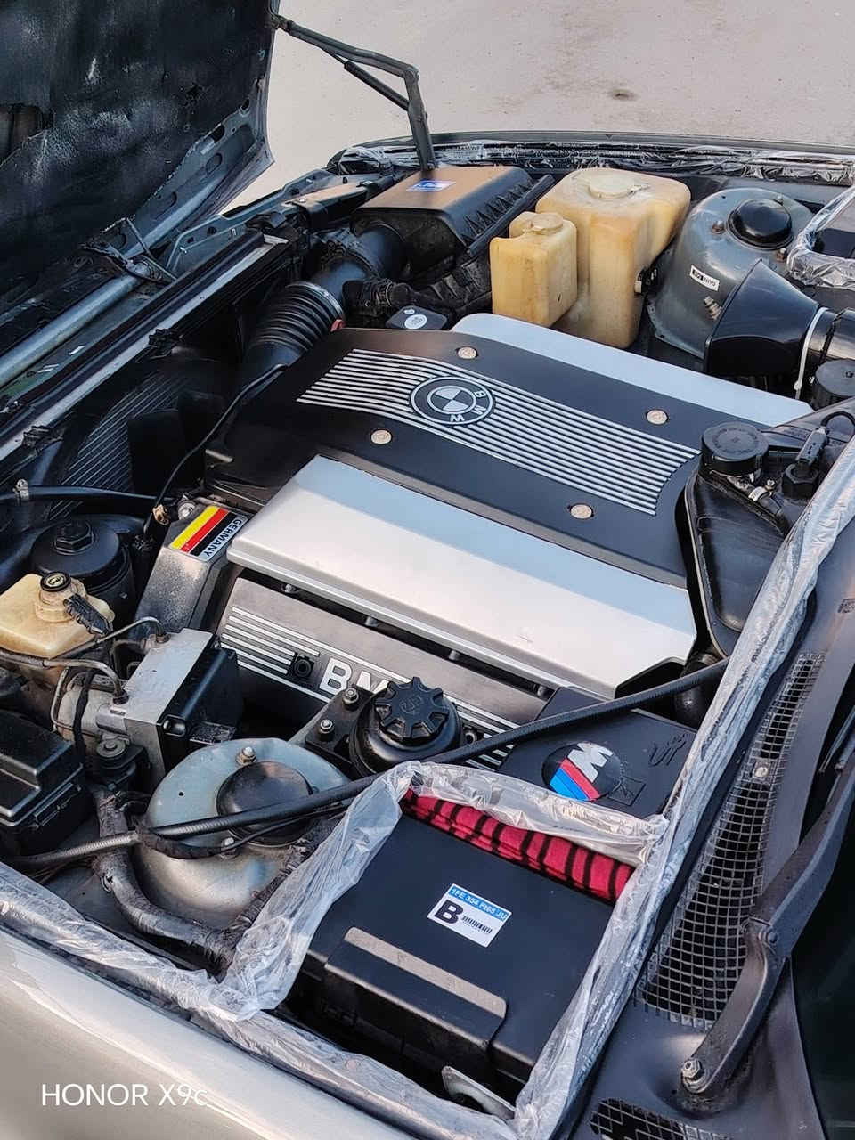 ✈️530i V8
م1994
سعرها 80 بيها مجال
***********
