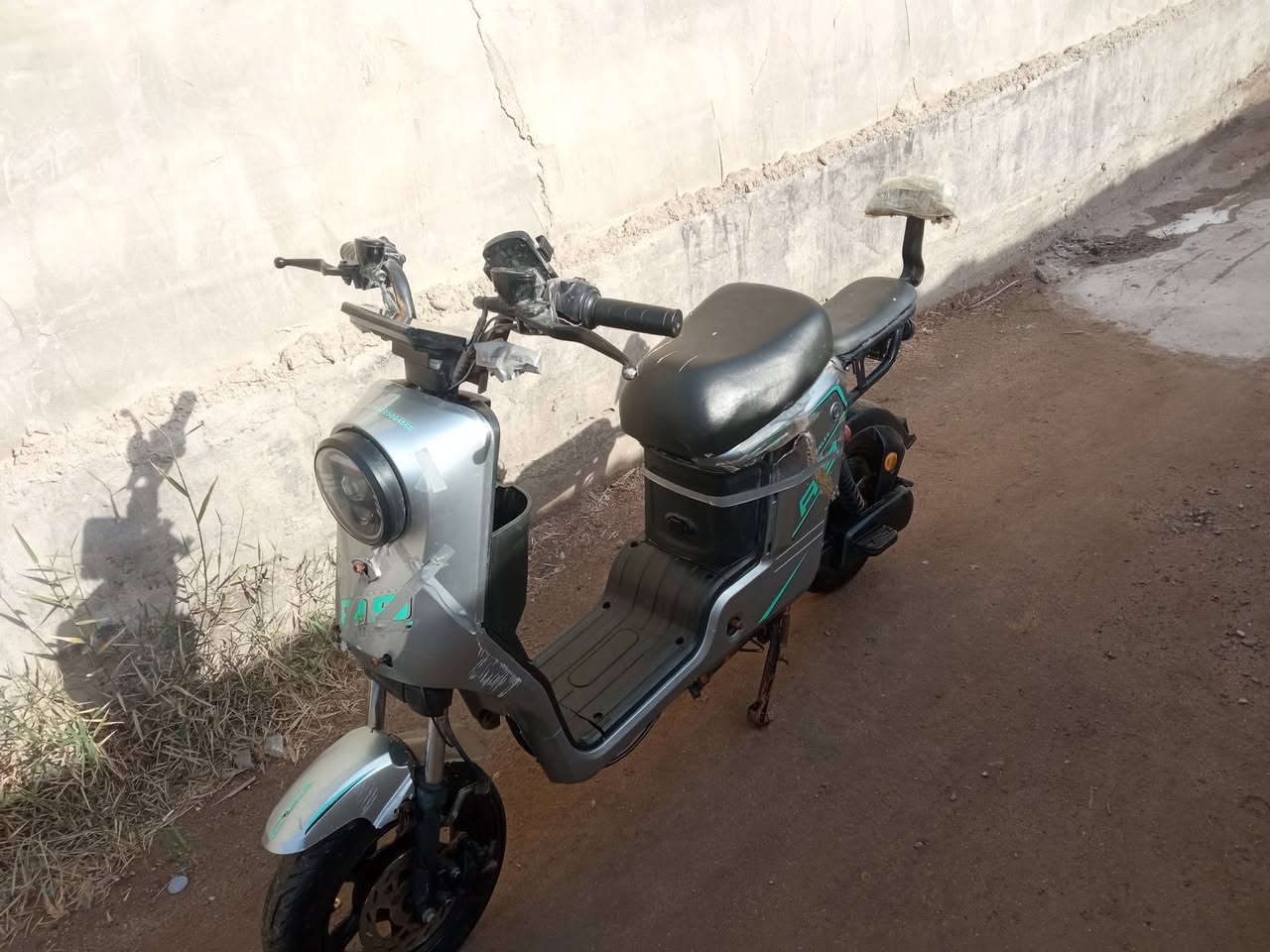 دراجه R9 للبيع بطاريات شديتهن قبل شهر
جدد ودراجه تخبل بريك وسرعه وتتحمل وزن فقط المدكر طك عندي وكفر كما موضح بل صوره تجي وتشوف بعينك سعر 325 عنواني بصره تنومه ***********
