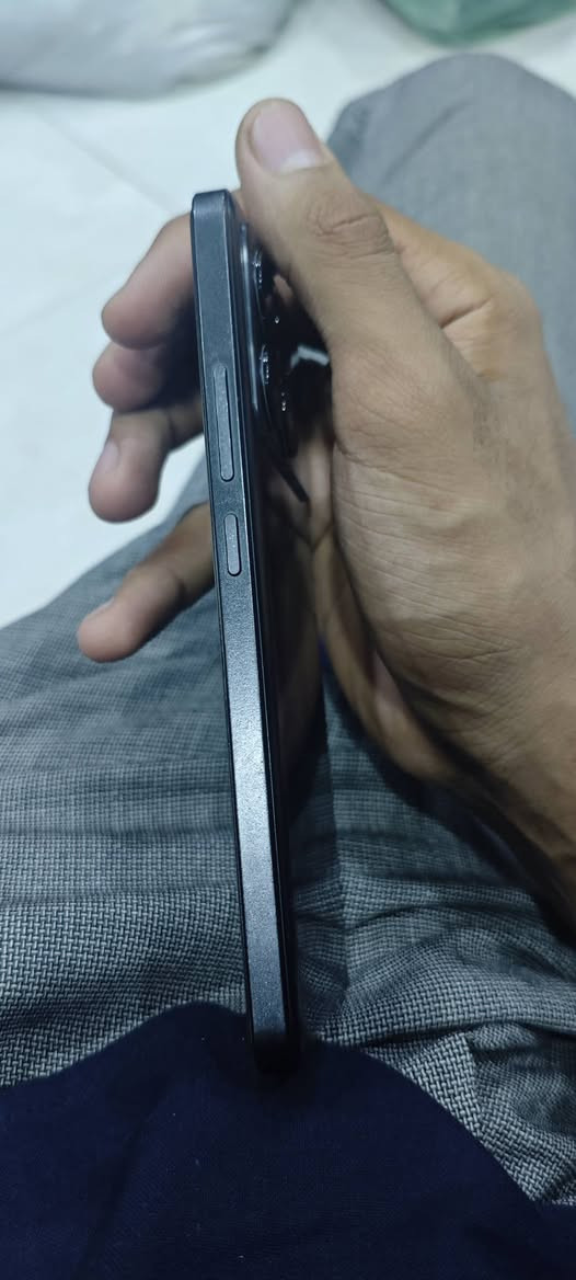 المكان النجف السعر275 وبي مجال مثل ما واضح نمش قليل  بالظهر ما مأثر و جهاز مكفول وبطارية مكفولة 100%100 بلا شاحن وكارتونة *********** واتساب و خاص ماسنجر موجود
