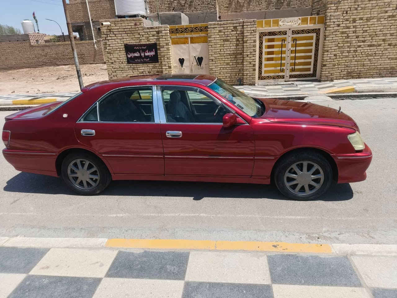 السلام عليكم ملكه موديل 2000 وثلاثه سياره حداديه جديده محرك جديد برانكيتات جدد العلم باسم وكال هعامه   رقم راعيها موجود مباشر تريد وكاله معروضه للبيع السعر خاص اي استفسار رقم الهاتف مكان السياره الناصريه قلعه السكر‏‪***********
