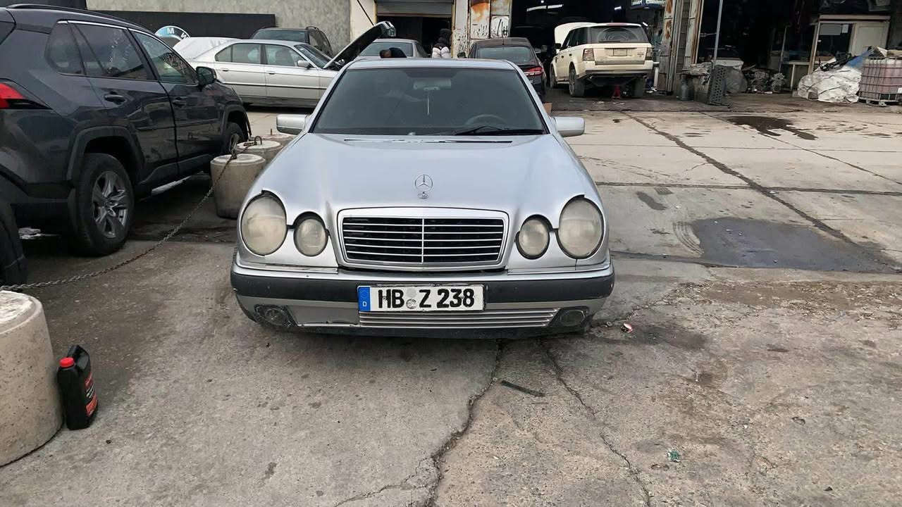 مارسیدس ئفرید مودیل 1998 مەنەفیستی لەگەلە مەکینەی شەش بستونی عةدلة  توماتیکە بەشەرتي گیر و مەکینە نوقسانی تیا نیە و زور تازەیە نرخی35گەلاو مەجالئ تیایە گورینەوەش اکەم بە شتیک بەدلم بیت ژ.م *********** *********** كالار, السليمانية
