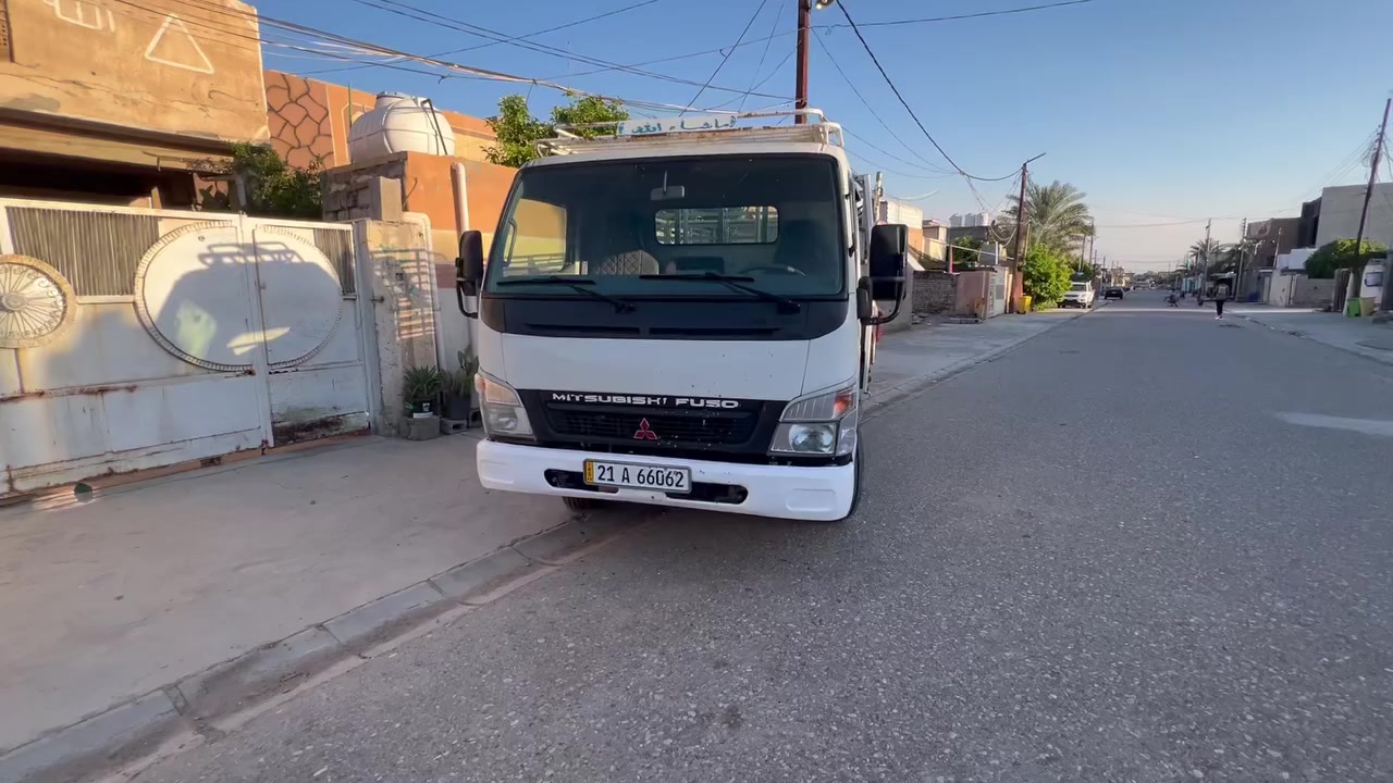 السلام عليكم كنتر موديل 11 بيها باب سايق بدون دواخل  تانكي 200لتر تبريد ثلج  سياره جاهزه سعرها 165 وبيها مجال 
***********
