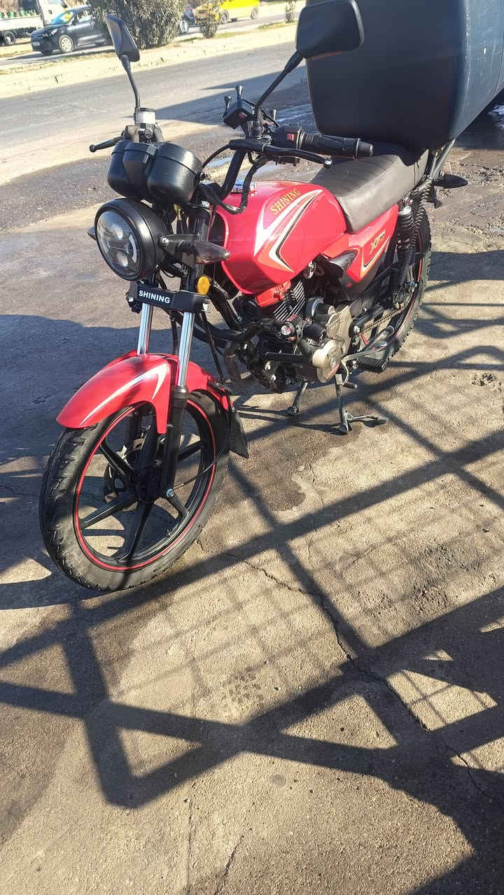 السلام عليكم ماطور شاينك موديل ٢٣ للبيع الماطور شرط نظافة فول متوازي على بيعتو مكفول من كلشي مرقم نينوى كامل السعر 1800 ،،***********
