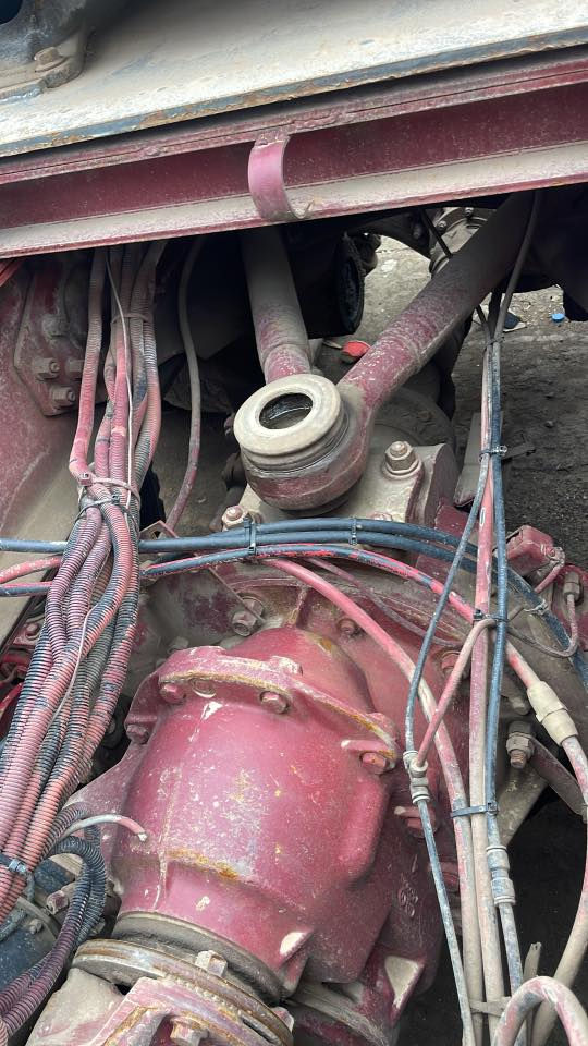 السلام عليكم
فالفو  (١٧٥$ 💵) ورقة مجال 
موديل : ٢٠٠١ ( كفالة عامة)
مجموعة بلاد و دبل شانصي
محرك (٦ سلندر FH16 ) 
كير ( ٣*٣ عادي)
سنوية منتهية ( شرط تحويل)
مسجل ( قلاب -نساف)
عربانة ما موجود↔️
مكان اربيل
***********     📞وتس اب
*********** 📞
