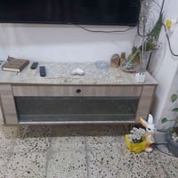 ميز بلازمة داخله حوض سمك مابي اي ضرر للبيع ٥٠ قفل الاعظمية السفينه ٠٧٧...