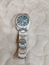 ساعه للبيع شرط شغل سعر 25 وبيها مجال رقم الهاتف 07719665285