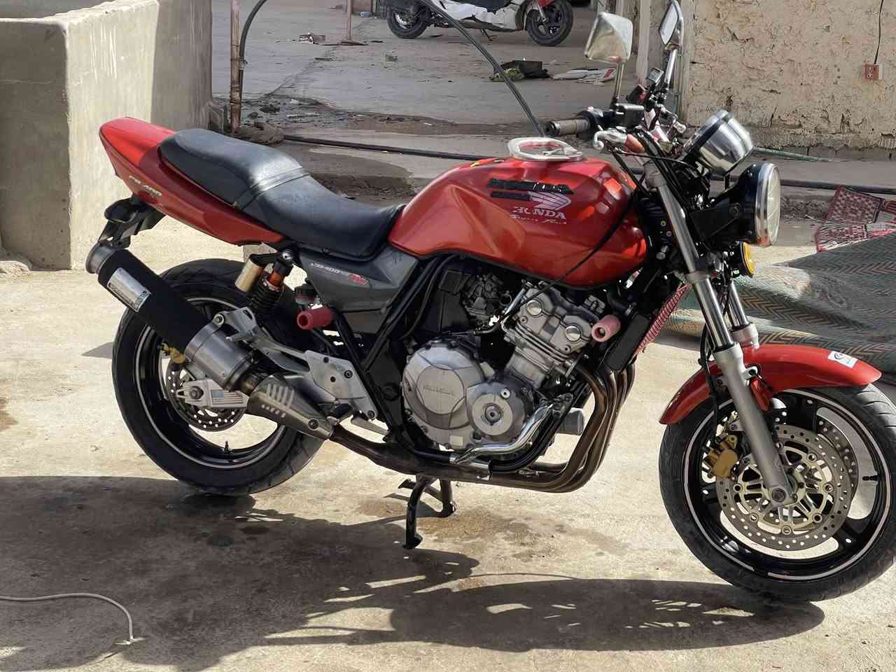 سيبي هايبر موديل 2009
نوزل محور كابريتر 

محرك و كير كفاله 

سعر 12 نص بي مجال

مكان البغدادي رقم ‭٠٧٨٠ ٣٣٧ ٨٧٢٣‬
