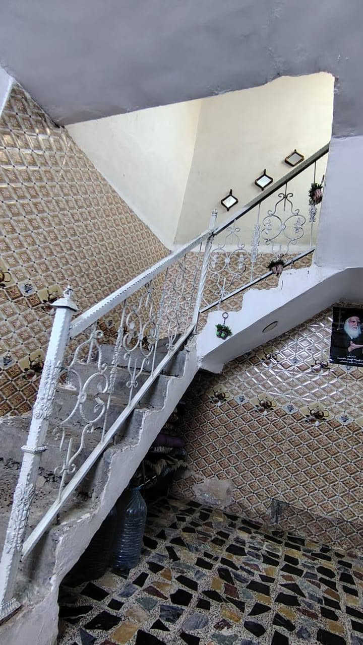 السلام عليكم بيت للبيع مساحه100متر مع محل ماجر
الواجهيه 6نزال19

يحتوي على غرفه وستقبال الاستقبال6ونص ب4 وغرفه نوم 4ب4 الواجهيه

وهول ومطبخ  البيت كاشي وسيراميك  حته الصحيات 

ملاحضه البيت وياه محل ماجر حلاق ايجاره 100الف كلشهر

القاط الثاني غرفه وصحيات وسطح 

مكلف بلنشر الاتصال *********** العنوان المجمع السكني السياحي بس تعبر البانزين خانه أول وحده قريب معمل ثرمستون
