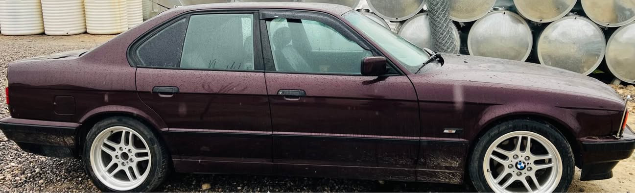 bmw 
موديل 95 بيها تعديلات معجون بدون دعم 
مكينه بيها بخار كير اوتو تدفيه تبريد 
للاستفسار اكثر اتصل *********** دهوك, العراق
