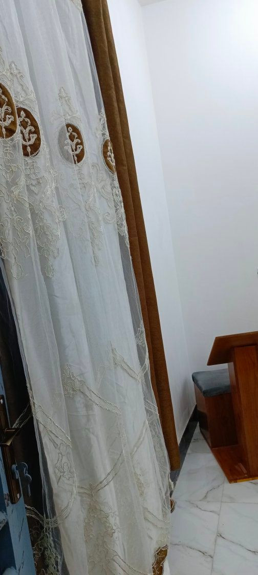 بيت زراعي في ازديناويه قرب صفي الدين  مساحته 220 متر كله طابوك وصب رباط وصب السقف كونكريت بيه دوانيه طولها 8 امتار وعرض 4 وغرفتين الطول 5وعرض 4 وصاله طولها 8 امتار ومناور 2 و4 صحيات داخليه وخارجيه وطارمه كلش جبيره البيت جاهز من كل النواحي للاستفسار الاتصال على الرقم ‏‪***********‬‏
