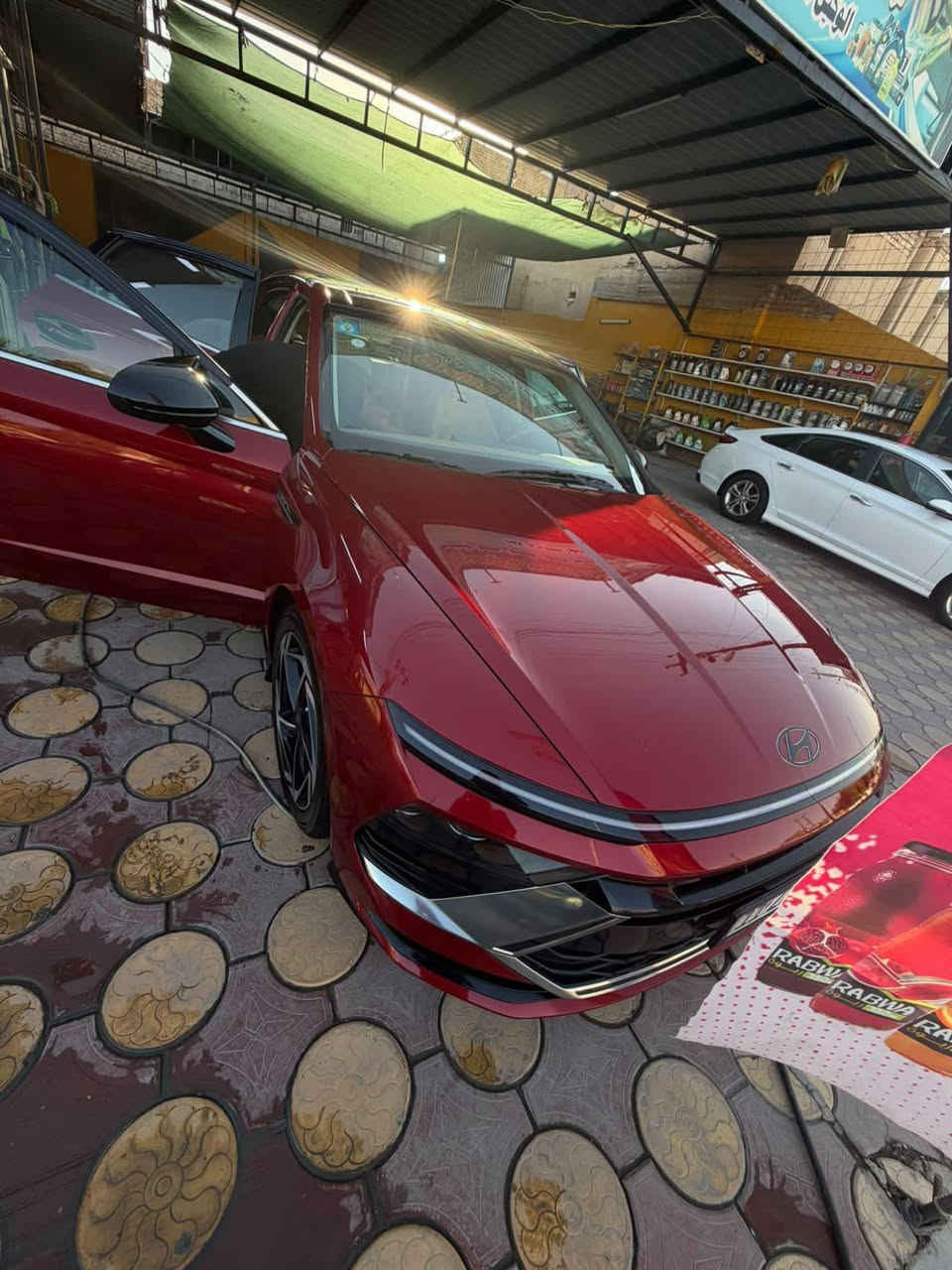 هونداي سوناتا 2025
HYUNDAI Sonata 2025 

◀️ مرقم بغداد / حره باسمي التحويل ثاني يوم

🚘 خليجي 

🚘 ماشية 63 الف كيلو 

🚘 موديل 2025

⚙️ حجم المحرك 4cylinder 2.5L

⚙️ مرتبط بناقل حركة أوتوماتيك 

⚙️ يبلغ عزم الدوران 245 نيوتن/ متر 

🐎 بقوة 191 حصان 🐎🐎

🔑 مفتاح التشغيل بصمة 

🔑 تشغيل عن بعد 

🪟 بانوراما  

🚗 دفع ثنائي FWD 

‼️ اريل نفكيتر 

📍حساسات أمامية 

📍حساسات خلفية 

💡لايت زينون + LED متصل 

🔦️ بك لايت LED متصل 

🚘 قبضات أبواب من الألمنيوم

🚘 دخول بصمة ذكي 

🛞 حجم الاطار 235/45R18

🛞 ويل كب 18

🛞 4 دسك

🛞 حساسات ضغط الاطارات 

✨️ اشارة في المرايا الجانبية 

✨️ المرايا قابلة للطي كهرباء 

🎈عدد AIR BAG 2

🚗 هاند بريك كهرباء 

🚗 ا ABS 

🖥 دشبول شاشة ديجيتال متصل 

🖥 شاشة Apple Car play 

📷 كاميرا دوارة 

💡الانارة الداخلية LED 

⭕️ مقود جلد حياكة 

⭕️ شفتات مقود 

🛣 مثبت السرعة Cruise 

🎶 المودات والاوامر الصوتية 

🎶ا Bluetooth    

🔋شاحن هاتف Wireless 

⚡️مخرج منفذ الطاقة 

🔍فحص نظام السيارة 

💺تتسع المقصورة ل 5 ركاب

💺المقاعد جلد قرميدي 

💺حركة المقاعد الأمامية كهرباء 

👶 مثبت مقعد الطفل ISOFIX 

‼️ المرآة الوسطية أوتو دم 

❄️ تبريد شاشة مناخين منفصلين 

❄️ قطعتين تبريد 

🚘 أوضاع القيادة Drive Mode 

🚘 أوتو هولد Auto Hold  

⛷️ نظام مانع الانزلاق  

🚘 تطعيم الدواخل ألمنيوم 

(السياره كل تبديلاتها دهن شركه) 

السيارة مكفولة كفالة عامة 

اي ستفسار اتصل ***********

مكان السيارة الأنبار فلوجه
