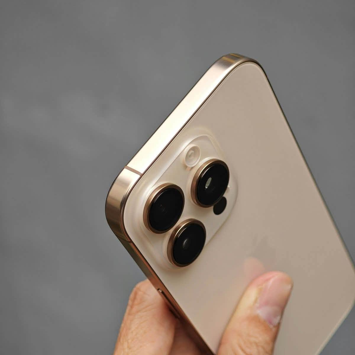 ايفون 16 برو ماكس مستعمل
بطارية 100‎%‎ ذاكرة 256GB ( دبل شريحة )
مشحون فقط 162 مرة كلشي ممبدل وياه كارتونه وشاحنة 
شراي راسلني او ***********
