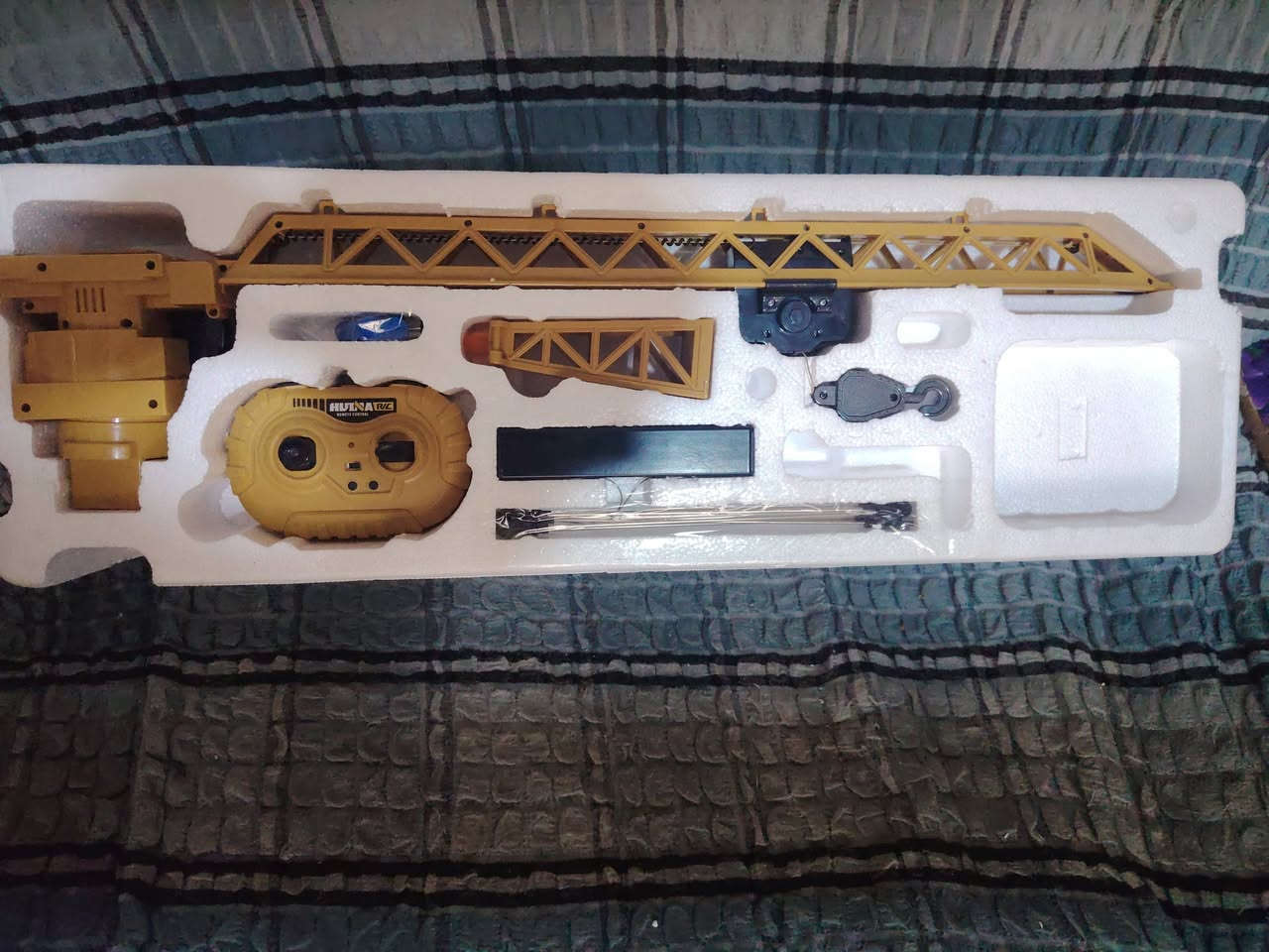 السلام عليكم حفار وزن ثقيل كيله وذراع وسرفه حديدوياهه نقار وكماشه  شركه هينا سعر ٣٥٠ ورافعه سعر٧٥ شركه هينا حجمهن ١/14 يوجد توصيل بغداد ***********
