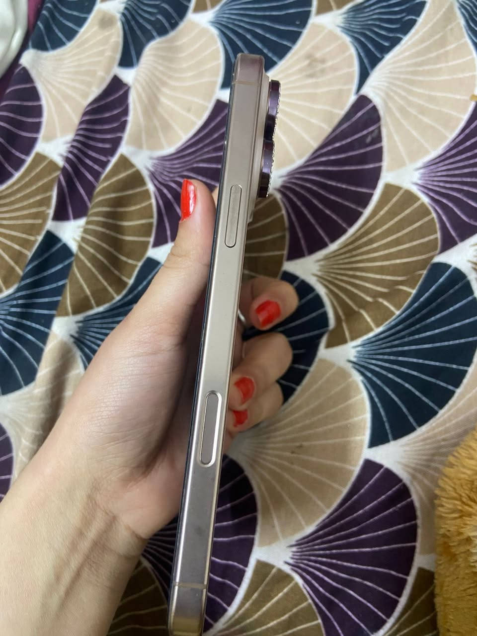 سلام عليكم
جهاز 16 برو ماكس 

نضيف جدا 

ما بي اي شخط 

تفاصيل الباقيه داخل الصور 

سعره مليون 450 وبي مجال 

رجاء لحد يكسر بسعره 
فقط كارتون وياه 
فقط الي يريد يشتري من صدوك يدخل خاص


**إذا كنت صاحب هذا الإعلان وتريد حذفه لأي سبب، رجاءا أرسل رسالة إلى الدعم الفني**