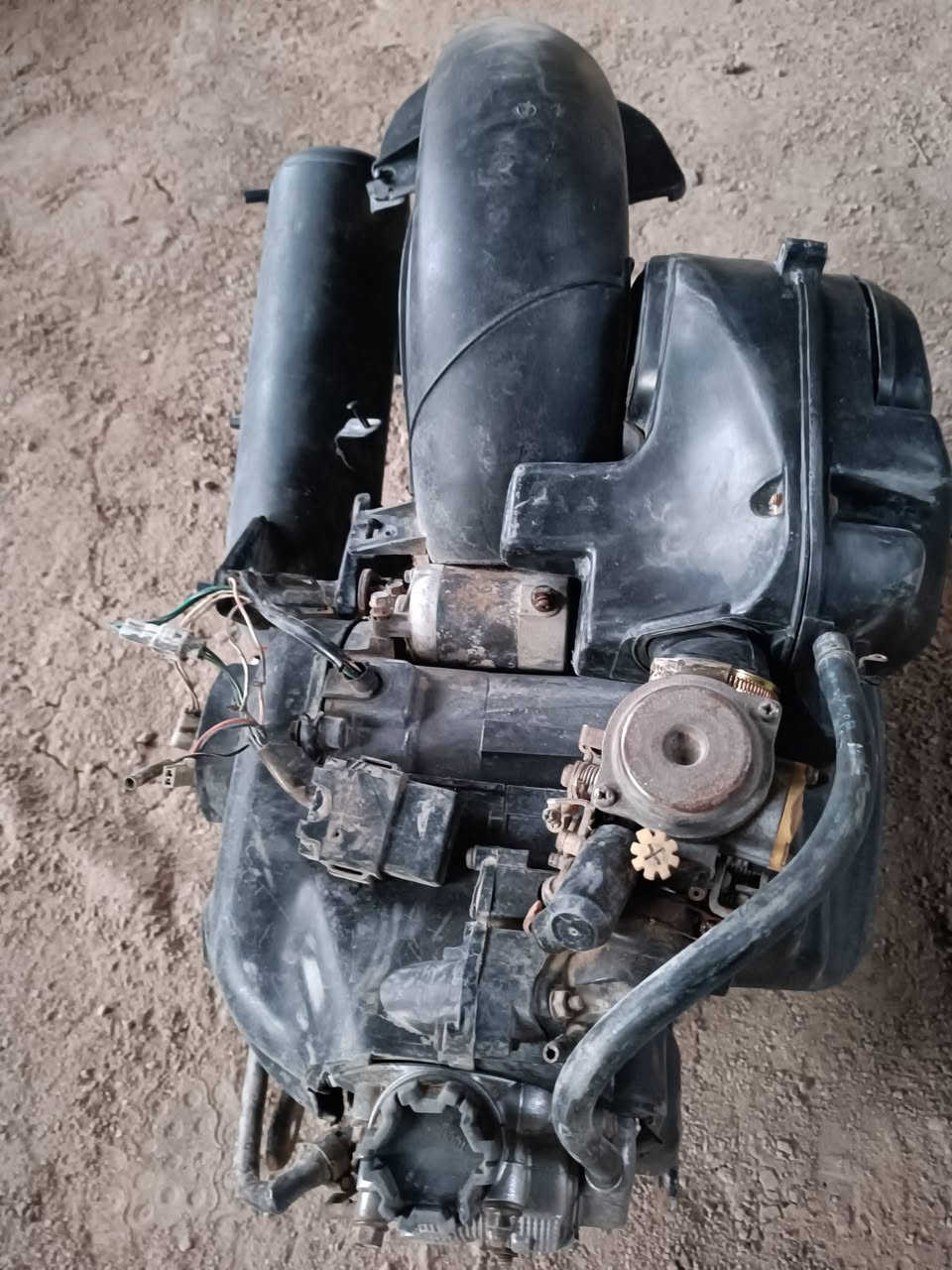 السلام عليكم محرك دراجه دولڤين أو فراشه للبيع مفتوح وكامل شغال السعر 100 وبي مجال قليل لاستفسار ***********
