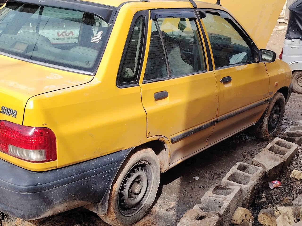 السلام عليكم سياره سايبه موديل2011نضيفه حلوه بلاديه شواصي جديده مكاني مدينة الصدر السعر 30وبيه مجال رقم ***********
