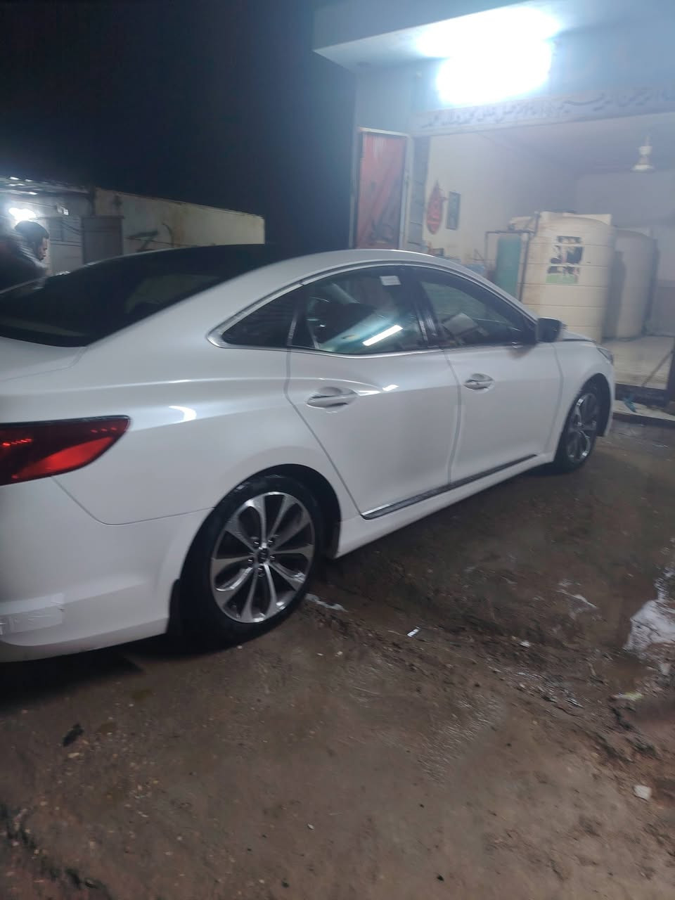 السلام عليكم
ازيرا للبيع فوووول مواصفات موديل٢٠١٤ كفاله عامه من كل شي سياره جديده وبالخير على الياخذهه رقم جديد وباسمنه تحويل وكاله اني حاضر السعر ١٤٥ وبيهه مجال
***********
