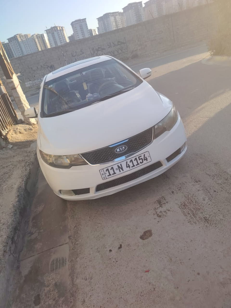 سلام عليكم عندي سيراتو ٢٠١١ خليجي بسمي رقم بغداد جديد وهزة جديدة سنوية جديدة صبغ عام جمالية 
مكفولة من الكص والحادثث مكفولة من الدواخل والشواصي والغود مكاني بغداد 
للاستفسار ***********
