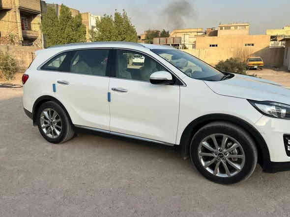 السلام عليكم 
سورنتو ٢٠١٨ ماشيه ٩٧ السياره خليجيه بيها شخط بالباب جهه السايق موضح بالصور 
كشنات أماميه تدفئه وتبريد السياره نص فول حداديه السياره خير من الله والسعر ٢٤٠
مكاني بغداد مدينه الصدر 
للاستفسار اكثر ***********
