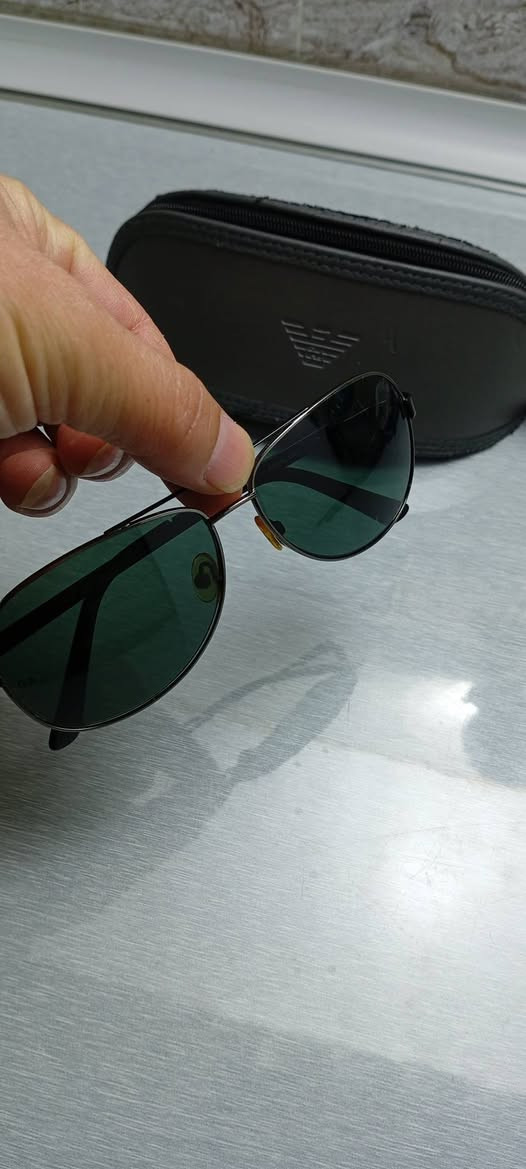 نظارة ماركة جورجيو ارماني
موديل: طيارين 

قياس: 58 وسط 

عدسات: بوليكاربون 

فلتر : uv400  لحماية العين من أشعة فوق البنفسجية 

وزنه خفيف

قطعة نضيفة جدا جدا ( جديدة)

للاستفسار: واتس اب ***********
