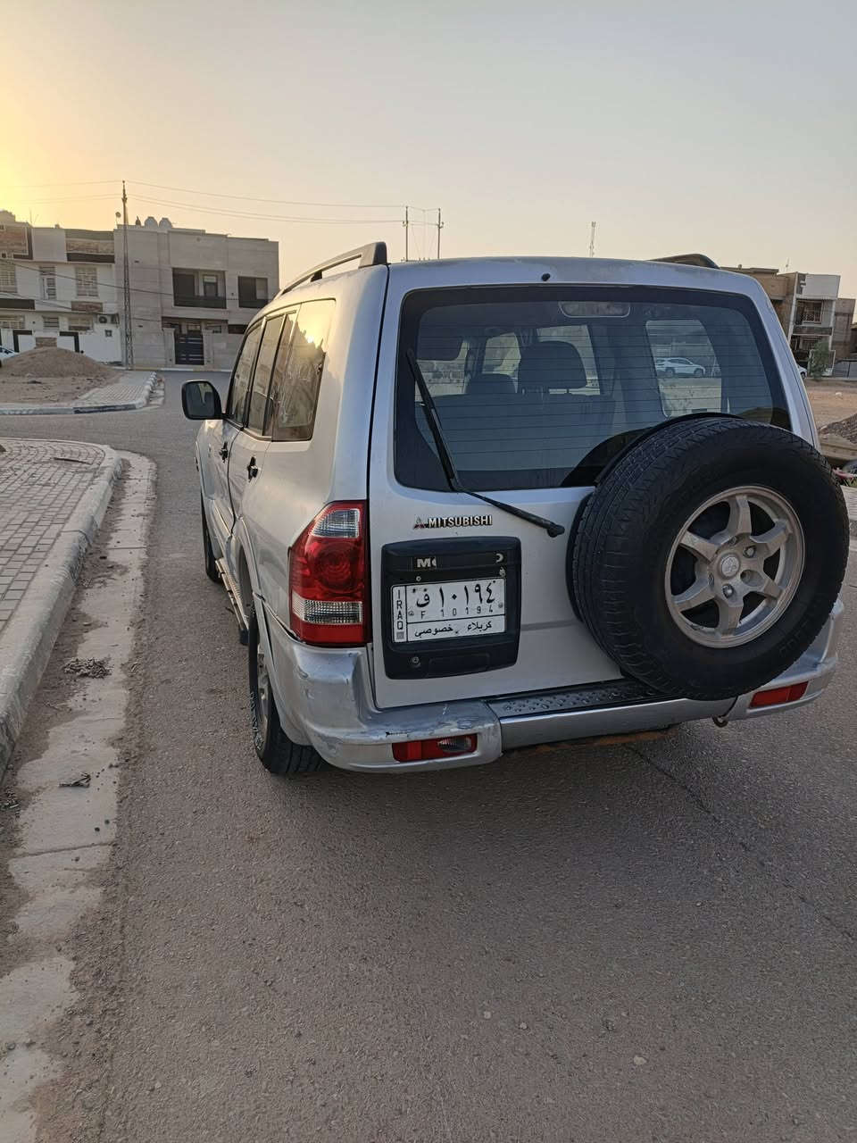 سلام عليكم باجيرو 2001 كير و مكينه بطه ففتي 6 سلندر رقمها كربلاء بسمي تخم تاير جديد تبريد ثلج و نضافتها شوف عينك سعرها 55 و بيها مجال حك الجيه مكاني كربلاء حي النصر 
***********
