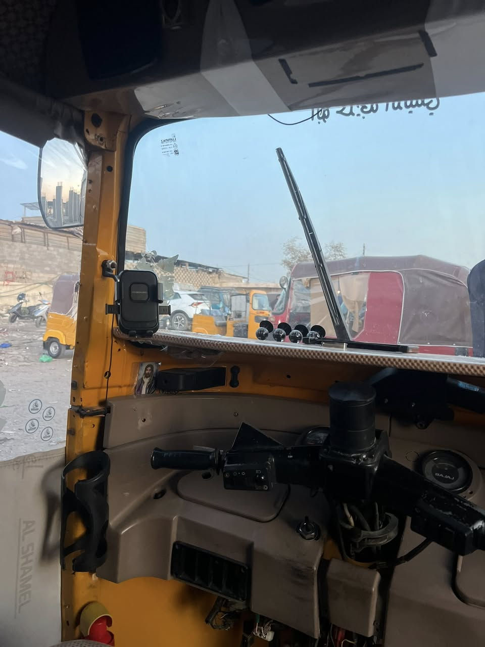 سلام عليكم تكتك 19شهر 3 رقم وسنويه مصبوغه مكان بغداد مدينت صدر جماليه سعره 5300 رقم لهاتف ***********
