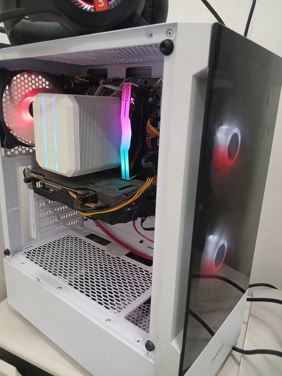 للبيع pc استخدام قليل كما موضح في الصورة السعر 950 ألف 
مكاني محافظة الديوانية 

1-Intel(R) Core(TM) i5-10400F CPU @ 2.90GHz  (2.90 GHz) الجيل العاشر 
2- ذاكرة رام 16  /  8×8 
3- هارد ssd 128 
4- هارد خارجي HDD 500
5- يو بي أس 850 
6 - تبريد غازي 
7- سماعات كيمنك صوت محيطي 
8- كارت شاشة انفيديا  GTX 1060 3GB


**إذا كنت صاحب هذا الإعلان وتريد حذفه لأي سبب، رجاءا أرسل رسالة إلى الدعم الفني**