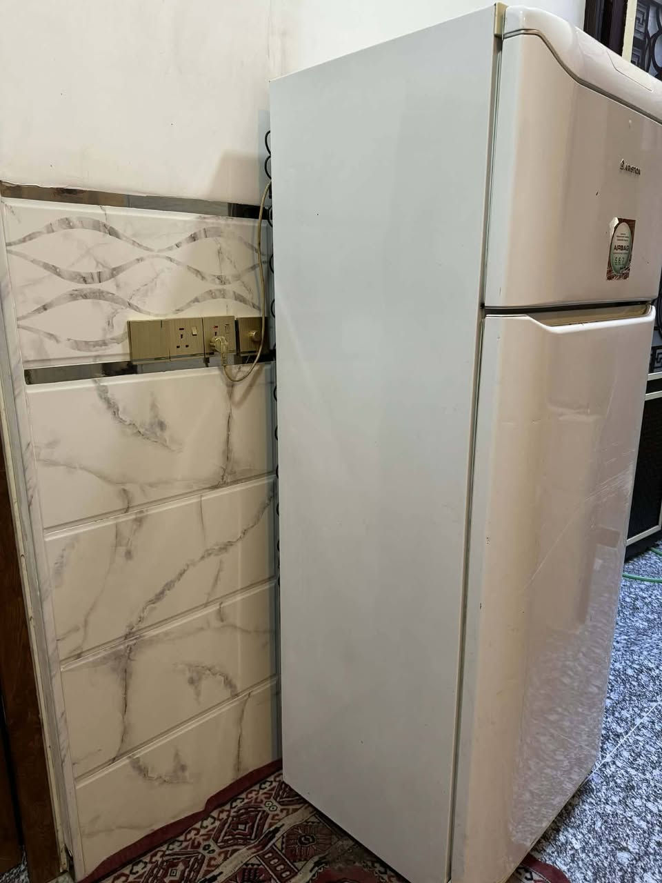 السلام عليكم ثلاجه للبيع السعر
200وبيهاا مجال العنوان يارمجه الشرقيه قرب جامع احمد الجريسي رقم الهاتف ‏‪0751 005 1871‬‏
