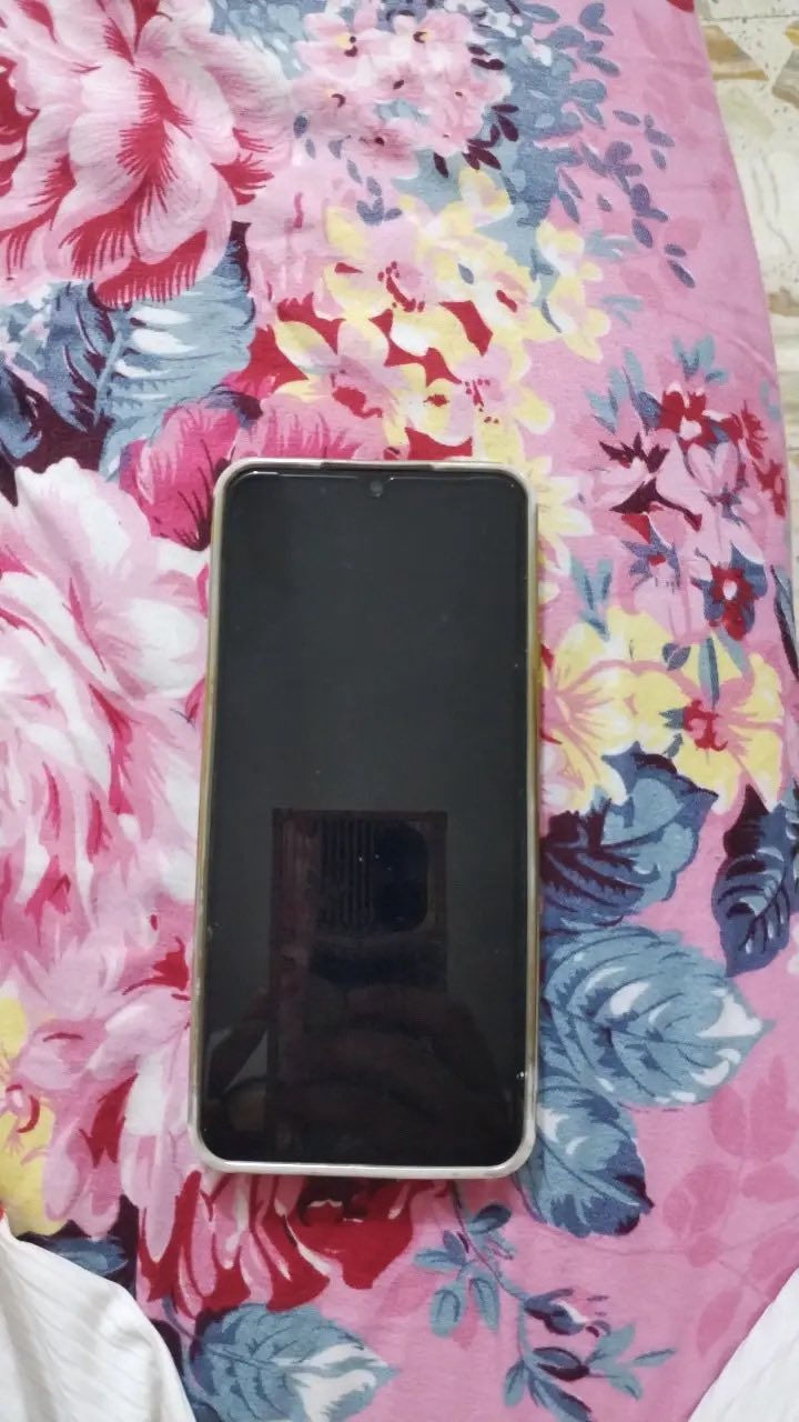 تلفون C65جهاز نضيف كلش مبدل شاشة فقط اريد مراوسة فقط ذاكرة ١٢٨مكان مدينة صدر رقم تلفون *********** متواجد واتساب
