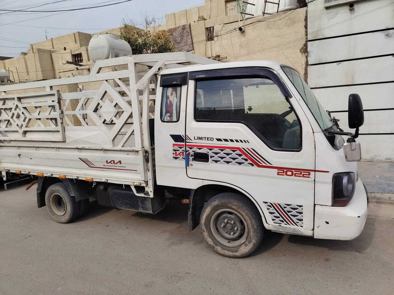 من رخصه الادمن سياره كيا فونتير ا م عيون 2001 بأسمي رقم بغداد انكليزي مصفره غرامات ضريبه وهزه جديد محرك كير اكسل باتري خير من الله صدر قبل 10 ايام مشط ستيرن مبدلهن بانزات دسكات عنبار كله جديد بيه ايباد مسجل تخم سماعات بيه داش كام تصوير مال حوادث كاميرات اماميه وثنين عل السايق شاصي ورقم شاصي مكفول وين متريد افحص العنوان بغداد المشتل رئاسه المعلمين هاتف ***********
