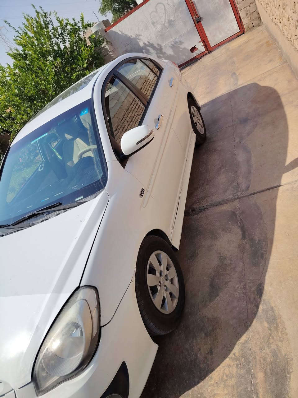 اكسنت 2011 صلاح الدين انكليزي بأسمي داخل لونين فتحه بالسقف محرك كير صدر تبريد شرط طخم تايرات  السياره بيها ربع بنيد بدون صبغ معدل فقط
السياره بدون صبغ مكانات باردات  مكان السياره سامراء الحويش *********** مراوس حسب القناعه
السعر95
