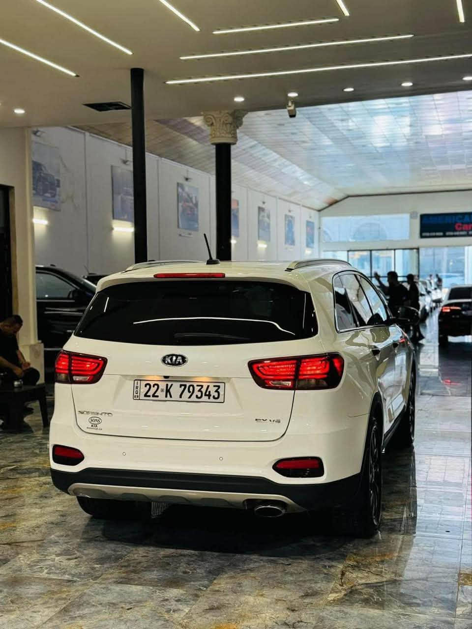 ✨ للبيع | Kia Sorento 2020 | وارد أمريكي | فول EX مواصفات ✨
🤍 اللون: أبيض صدفي
🇺🇸 الوارد: أمريكي
⛽ المحرك: V6 (6 سلندر)

المواصفات:
✅ تشغيل ودخول بصمة
✅ شاشة كبيرة
✅ مقاعد جلد مع تدفئة
✅ بانوراما كاملة
✅ 7 ركاب
✅ حساسات أمامية وخلفية
✅ صندوق خلفي كهربائي
✅ مثبت سرعة ذكي (Smart Cruise Control)
✅ نظام تحديد المسار (Lane Assist)
✅ شاحن لاسلكي

حالة السيارة:
🔹 الضرر: ربع البنيد فقط.
🔹 الجاملغ بارد.
🔹 السيارة نظيفة جداً، استخدام مرتب، جاهزة للاستخدام ولا تحتاج أي مصروف.
🔹 الفحص خير دليل على نظافة السيارة.

💰 السعر: 23,000 دولار قابل
للاستفسار ‭***********‬
