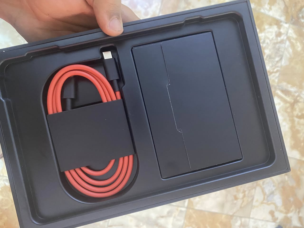 سلام عليكم ايباد استرا ريد ماجك ذاكره 256/12 بطاريه 98 عدد دورات الشحن 130 الجهاز نضافه 10000 بل100 جهازه الكيبل مالته بعده ما مفتوح لون سلفر مكاني بغداد الشعب لتواصل وتساب فقط *********** السعر 875الف وبي مجاي كلشششش بسيط
