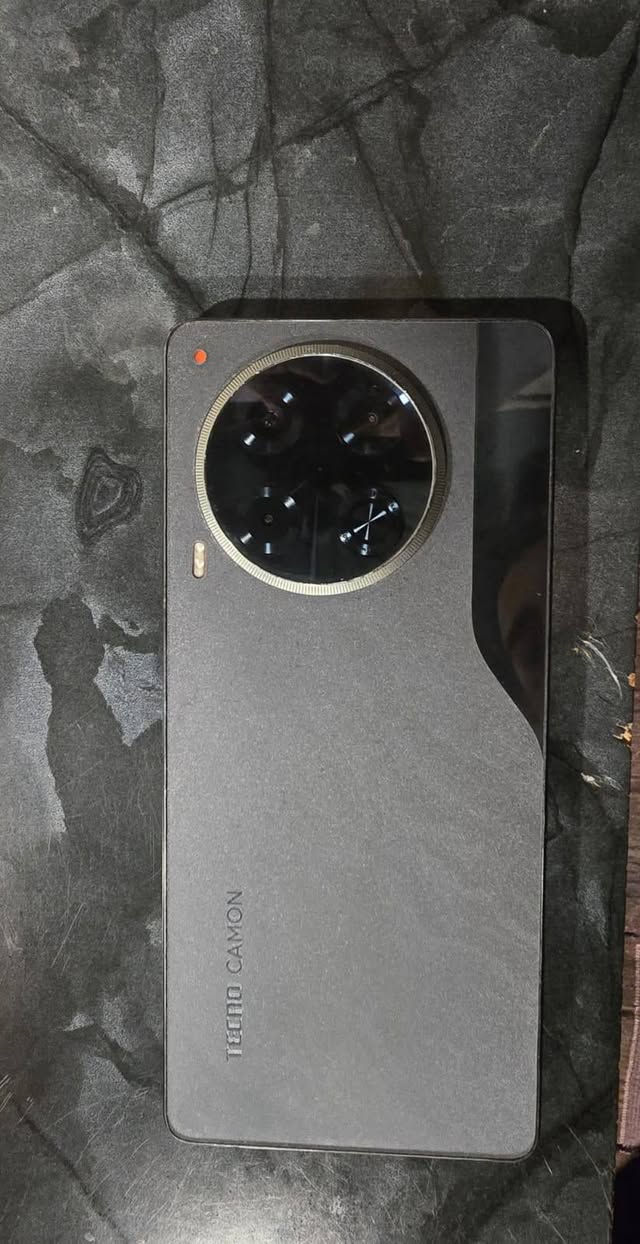 سلام عليكم تلفون تكنو كامون ذاكرة ٢٥٦ مراوس بدراجة ماكس تلفون ما مفتوح ***********
