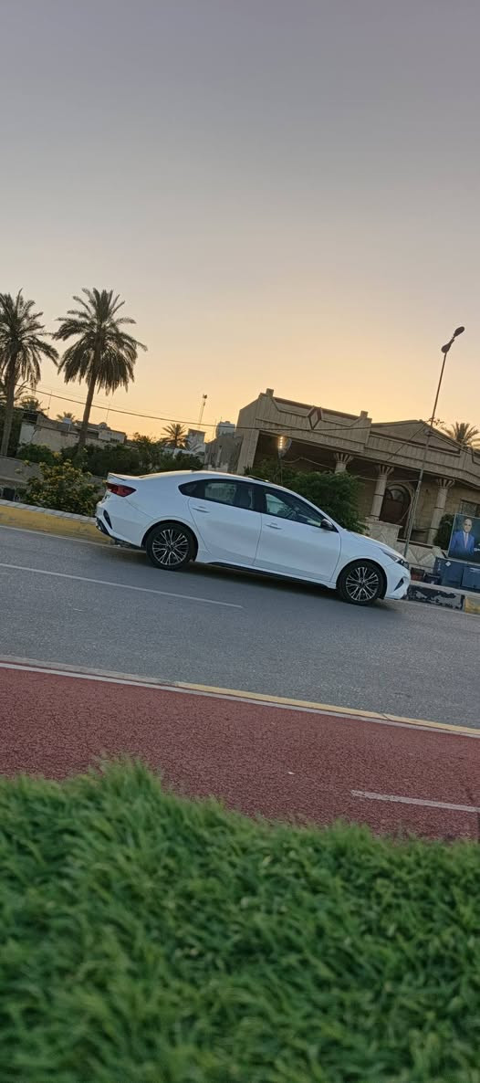 للبيع((السعر 171))((مواصفات --جيتي لاين))
كيا فورتي موديل 24وأرد أمريكي 

رقم بغداد الجديد بأسمي

لون أبيض 

ماشية ٤٨ قابل للزيادة اجت من أمريكا ٤٦ ميل

🔴 بصمه تشغيل بصمه أبواب /تشغيل عن بعد 

🛑محرك 2000 دوش 

🔴 مانع انزلاق

🛑لدات أمامية نهاري

🛑 حساسات خلفية وأمامية

🛑أتو هولد

🛑 فتحة سقف

🛑شاشه كبيره تدعم كاربلي/خرائط Gps

🛑كامره خلفيه / كروز مثبت سرعه

🛑شاشة ضبط واعطال بل دشبول

🛑منافذ USP/ 12V /Tip

🛑حساس اطارات / 4 دسك/ Abs

السيارة مكفولة ماعدا  البنيد مصبوغ أثر الحادث  بدون إرباك بدون دواخل  بحالة الزيرو)) دخول قبل شهرين باسمي حره مرقم بغداد انكليزي معروفة الجيتي لاين رادرات أمامي وخلفي وهواي مواصفات 

للاستفسار الاتصال(*********** خلف مرور الحسينية المكان    ب ١٠ دقائق مكاني 

م
