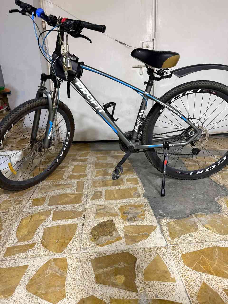 بايسكل للبيع نوعية ايطالي سبورة اصلي
المنيوم كامل وزن خفيف 

سعرا 80 الف مجال


**إذا كنت صاحب هذا الإعلان وتريد حذفه لأي سبب، رجاءا أرسل رسالة إلى الدعم الفني**