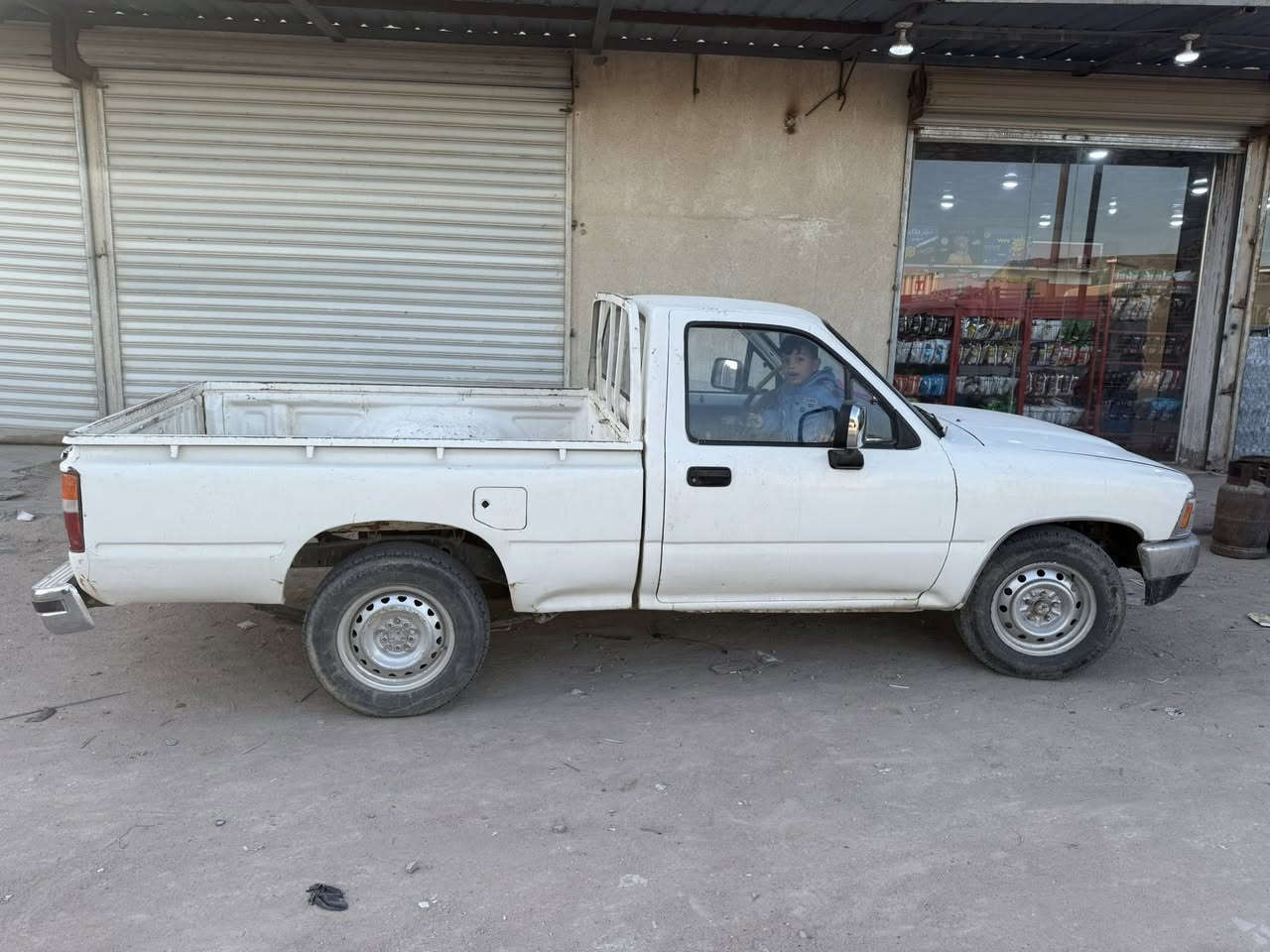 السلام عليكم سيارة بيكم موديل 1989سعر 70وبيه مجال رقم دولي مميز سياره بسمي تحويل ثاني يوم المكان البصره الزبير 
***********
